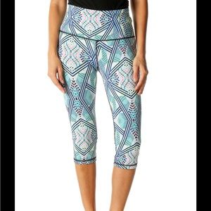 VSX capri neon geometric print leggings